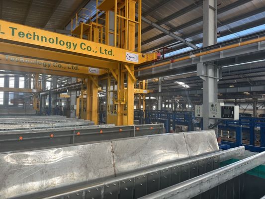İyi fiyat Taşıyıcı Sistemi Zincir Taşıyıcı Anodizasyon Üretim hattı 180 Plusmn 20g/l Serbest Sülfürik Asit Etkisizleştirme çevrimiçi