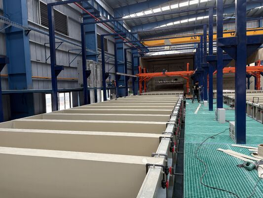 İyi fiyat 450 ton/ay Kapasiteli, 6500mm Maksimum Profil Uzunluğu ve 8-12 mikron Eloksal Film Kalınlığına Sahip Yatay Eloksal Üretim Hattı çevrimiçi