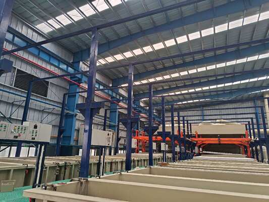 İyi fiyat 450T/ay 6500mm Maksimum Profil Uzunluğu ve 8-12μm Düzenlenebilir Film Kalınlığı ile Yatay Oksidasyon Elektroforez Üretim hattı çevrimiçi