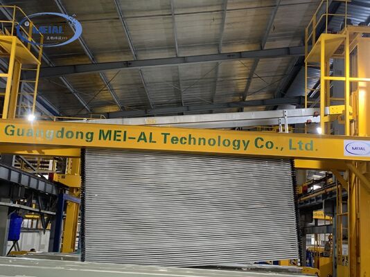 İyi fiyat 8000*genişlik*3500 Tanklar İç Boyut 6061'den 6063'ye kadar Alüminyum için Anodizasyon Üretim hattı Ölçeklenebilirlik ve Otomasyonla çevrimiçi