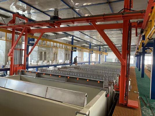 İyi fiyat 8000*genişlik*3500 Tanklar İç Boyut 6061'den 6063'ye kadar Alüminyum için Anodizasyon Üretim hattı Ölçeklenebilirlik ve Otomasyonla çevrimiçi