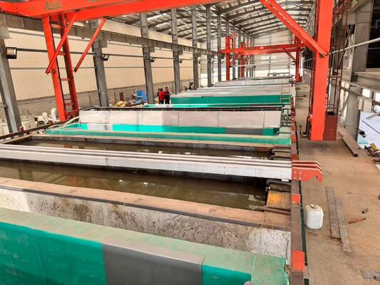 İyi fiyat 650 Ton/ay 8-12μm Film Kalınlığı ve 6500mm Maksimum Profil Uzunluğu ile Otomatik Alüminyum Anodizasyon hattı çevrimiçi