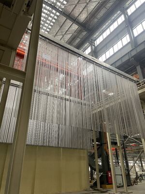 İyi fiyat 2000T/M Alüminyum profiller için Yarım Otomatik Mimarlık Kükürt Asit Anodizasyon Üretim hattı Çevrimiçi